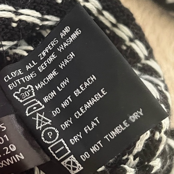 IceWear Black Magnus Norwegian Wool Blend Sweater NWT Small - Picture 15 of 15